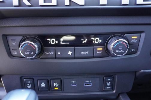 2025 Nissan Frontier SV
