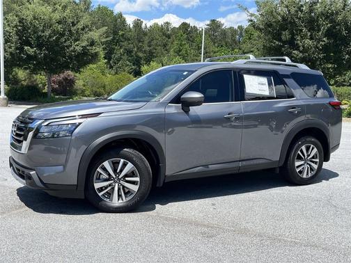 2025 Nissan Pathfinder SL