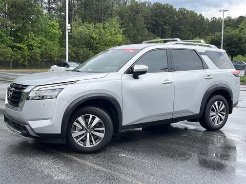 2024 Nissan Pathfinder SL