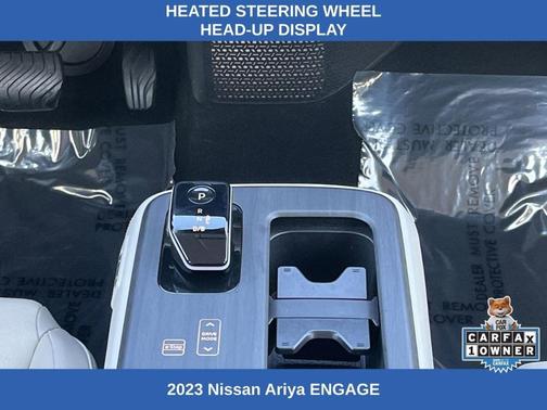 2 Tone White / Black Roof 2023 Nissan ARIYA ENGAGE