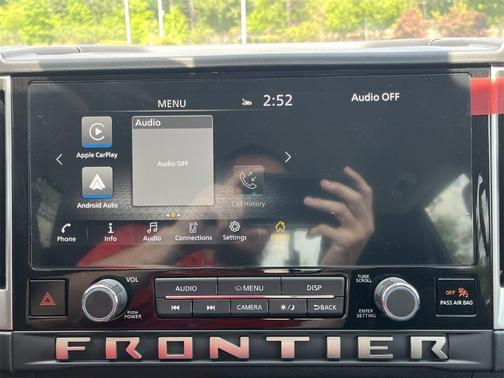 2025 Nissan Frontier SV