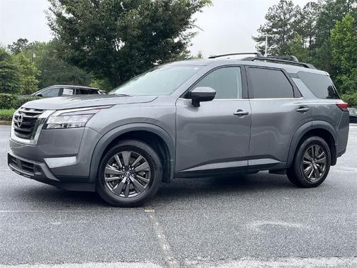 2022 Nissan Pathfinder SV