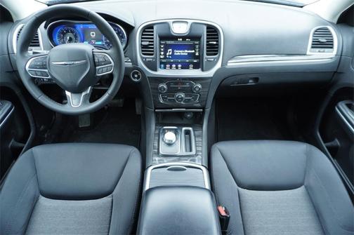 2022 Chrysler 300 Touring