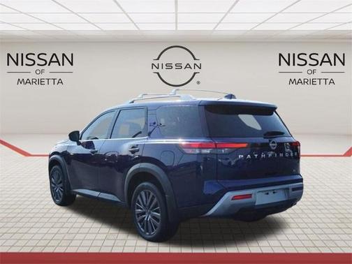 2024 Nissan Pathfinder SL