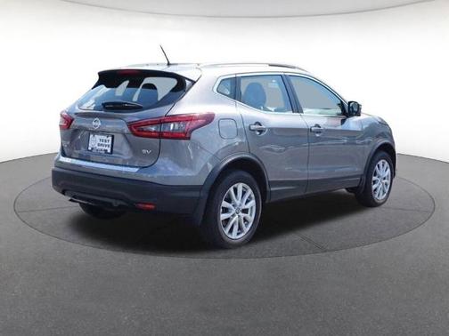 2022 Nissan Rogue Sport SV