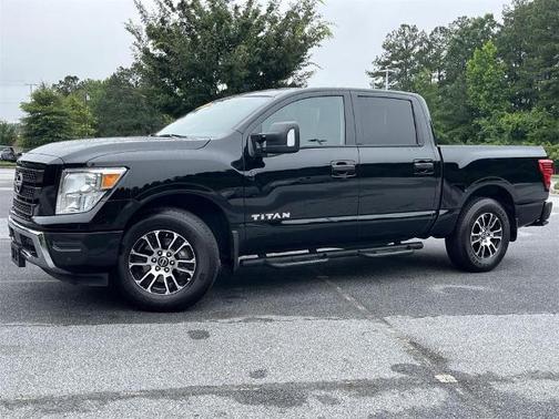 2024 Nissan Titan SV