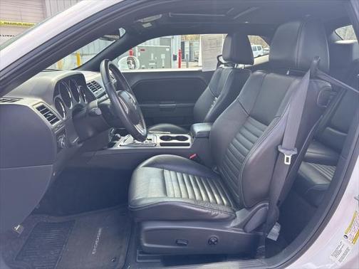 2011 Dodge Challenger Base