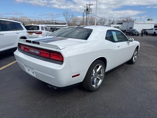 2011 Dodge Challenger Base