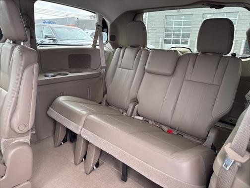 2013 Chrysler Town & Country Touring
