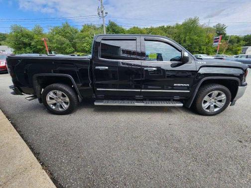 Black 2017 GMC Sierra 1500 SLT