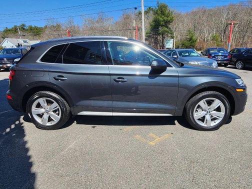 Manhattan Gray Metallic 2019 Audi Q5 2.0T Premium