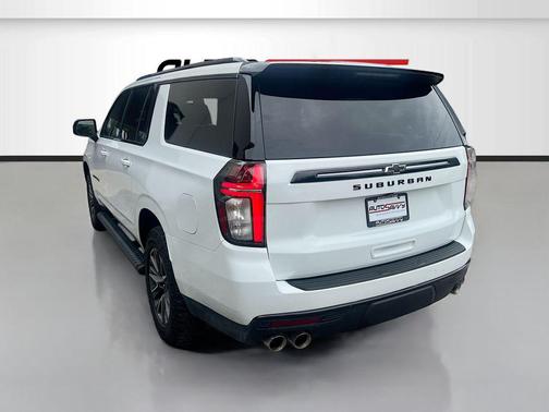 Summit White 2023 Chevrolet Suburban 4WD Z71
