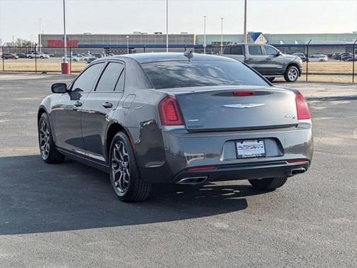 2018 Chrysler 300 S