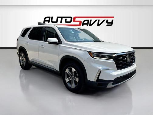 Platinum White Pearl 2024 Honda Pilot EX-L 7 Passenger