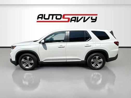 Platinum White Pearl 2024 Honda Pilot EX-L 7 Passenger