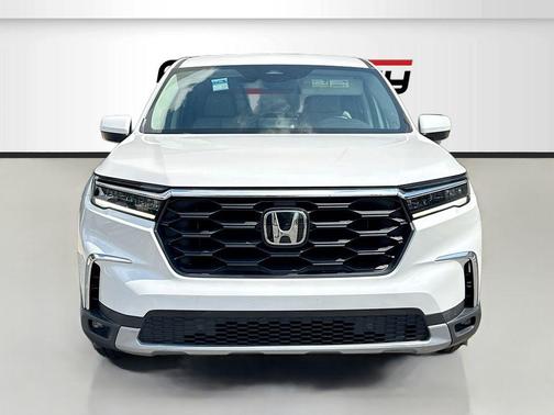 Platinum White Pearl 2024 Honda Pilot EX-L 7 Passenger