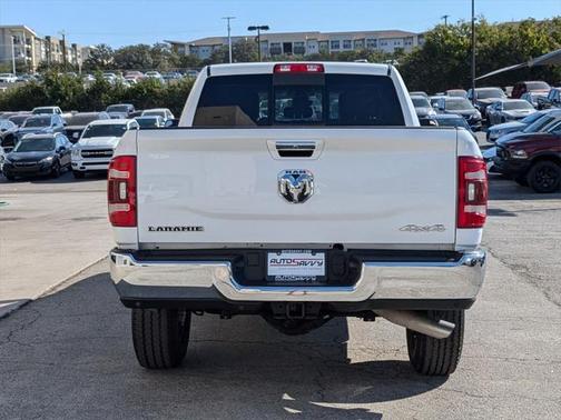 2022 RAM 2500 Laramie Crew Cab 4x4 6'4' Box