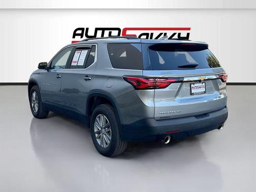 Sterling Gray Metallic 2023 Chevrolet Traverse LT Leather