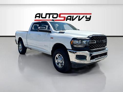 Bright White Clearcoat 2021 RAM 2500 Big Horn Crew Cab 4x4 6'4' Box