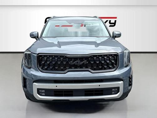 Everlasting Silver 2023 Kia Telluride SX