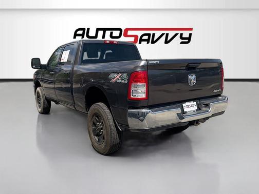 2023 RAM 2500 Tradesman Crew Cab 4x4 6'4' Box