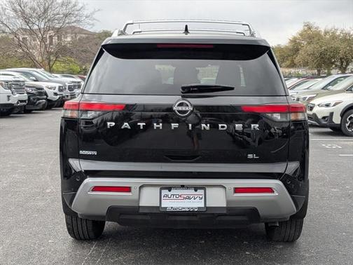 2023 Nissan Pathfinder SL FWD