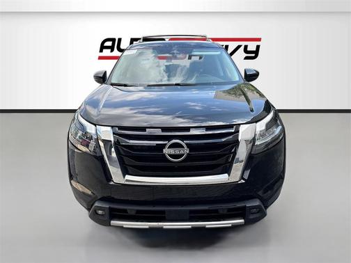 2023 Nissan Pathfinder SL FWD