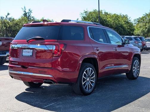 2022 GMC Acadia Denali