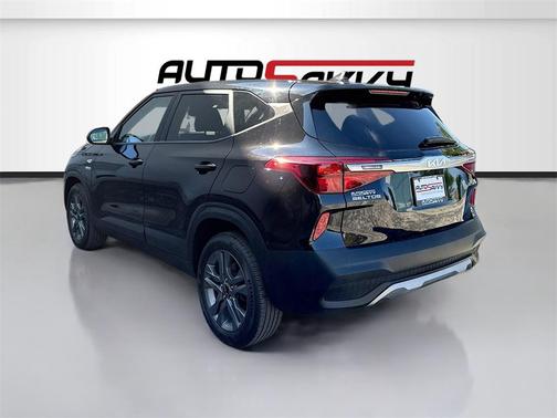 2023 Kia Seltos LX