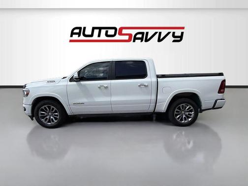 Bright White Clearcoat 2022 RAM 1500 Laramie