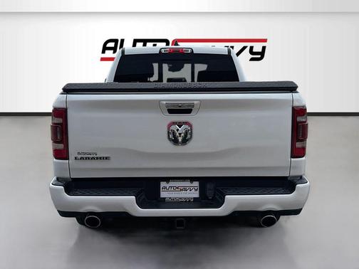 Bright White Clearcoat 2022 RAM 1500 Laramie