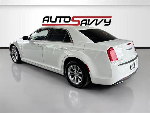 2018 Chrysler 300 Touring