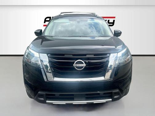 Super Black 2023 Nissan Pathfinder Platinum 4WD
