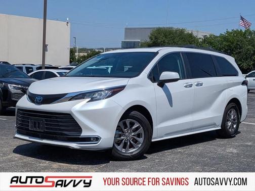 2023 Toyota Sienna XLE 8 Passenger