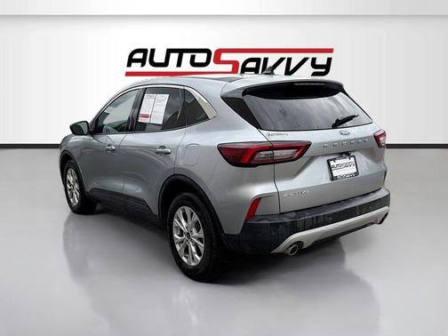 ICONIC SILVER METALLIC 2024 Ford Escape Active