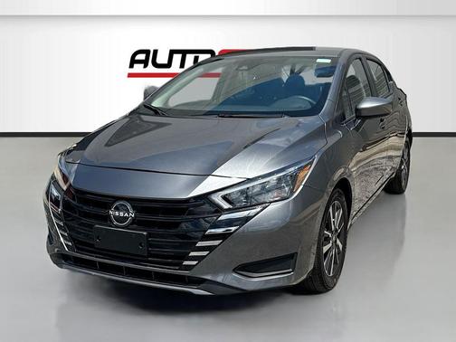 Gun Metallic 2025 Nissan Versa 1.6 SV