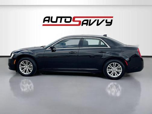 Gloss Black 2021 Chrysler 300 Touring