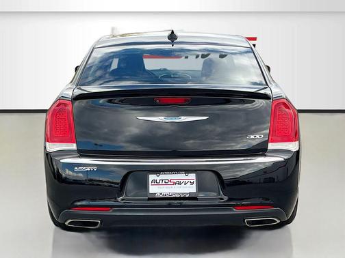 Gloss Black 2021 Chrysler 300 Touring