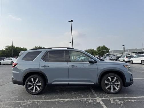2024 Honda Pilot Touring 8-Passenger