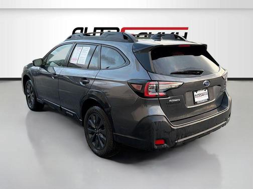 Magnetite Gray Metallic 2024 Subaru Outback Onyx Edition XT
