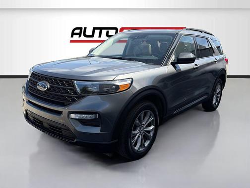 CARBONIZED GRAY METALLIC 2023 Ford Explorer XLT