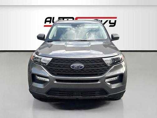CARBONIZED GRAY METALLIC 2023 Ford Explorer XLT
