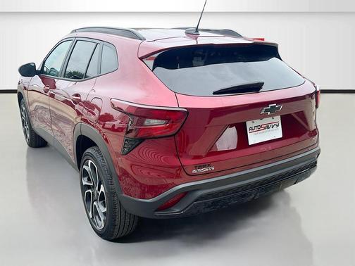 Crimson Metallic 2025 Chevrolet Trax FWD 2RS