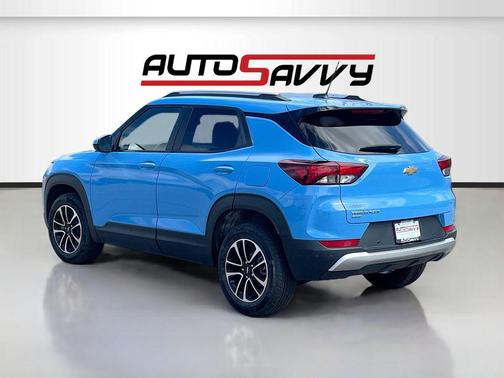 Fountain Blue 2024 Chevrolet Trailblazer LT