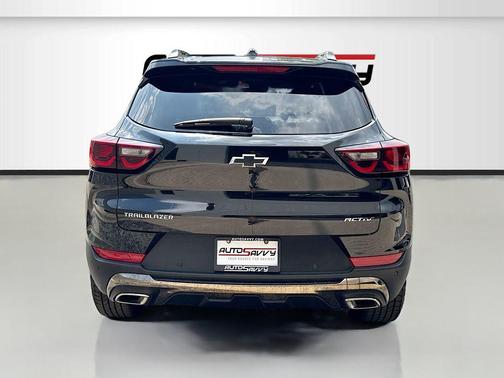 Mosaic Black Metallic 2026 Chevrolet Trailblazer ACTIV