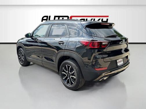Mosaic Black Metallic 2026 Chevrolet Trailblazer ACTIV
