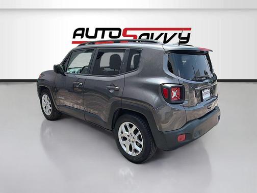 Granite Crystal Metallic Clearcoat 2018 Jeep Renegade Latitude