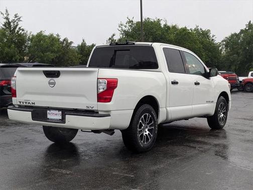 2023 Nissan Titan SV