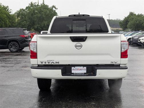2023 Nissan Titan SV
