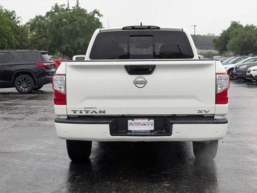 2023 Nissan Titan SV
